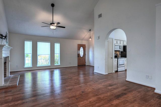 9859 Meadow Bend Lane, Houston, TX 77065