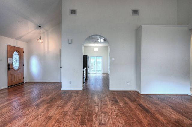 9859 Meadow Bend Lane, Houston, TX 77065