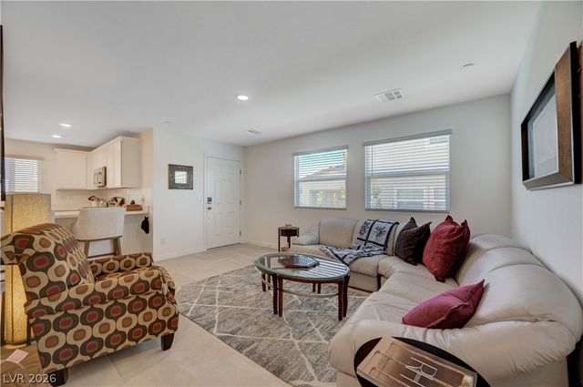 6318 Foxes Dale Street, Las Vegas, NV 89166