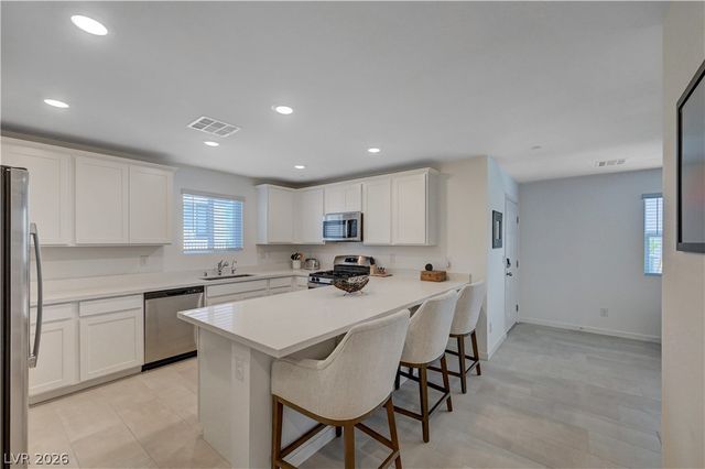 6318 Foxes Dale Street, Las Vegas, NV 89166
