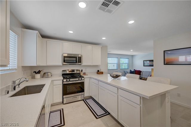 6318 Foxes Dale Street, Las Vegas, NV 89166