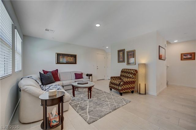 6318 Foxes Dale Street, Las Vegas, NV 89166
