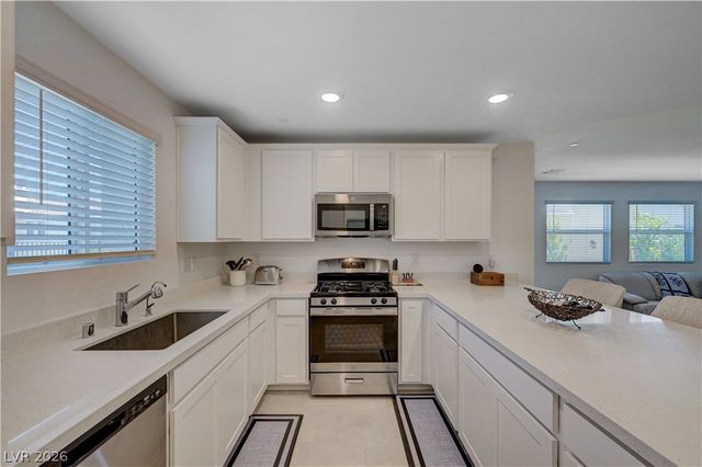6318 Foxes Dale Street, Las Vegas, NV 89166