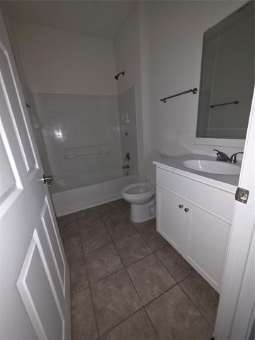 8810 Bent Oak Lane, Hitchcock, TX 77563