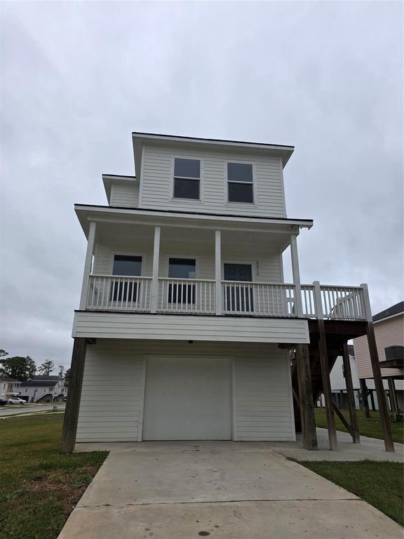 8810 Bent Oak Lane, Hitchcock, TX 77563