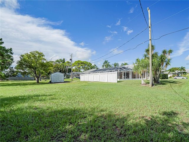 105 Day Drive, Sebastian, FL 32958