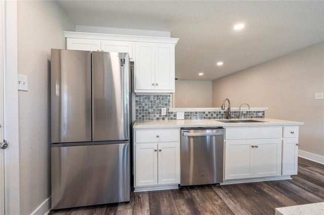 3426 E Meadow Lane, Dickinson, TX 77539