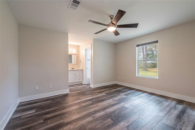 3426 E Meadow Lane, Dickinson, TX 77539