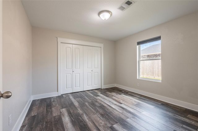 3426 E Meadow Lane, Dickinson, TX 77539