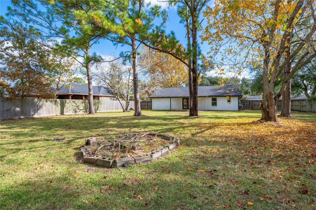 3426 E Meadow Lane, Dickinson, TX 77539