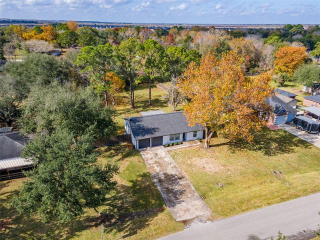 3426 E Meadow Lane, Dickinson, TX 77539