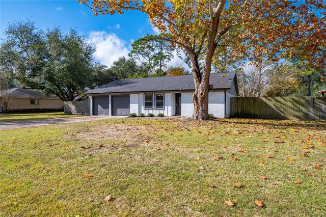 3426 E Meadow Lane, Dickinson, TX 77539