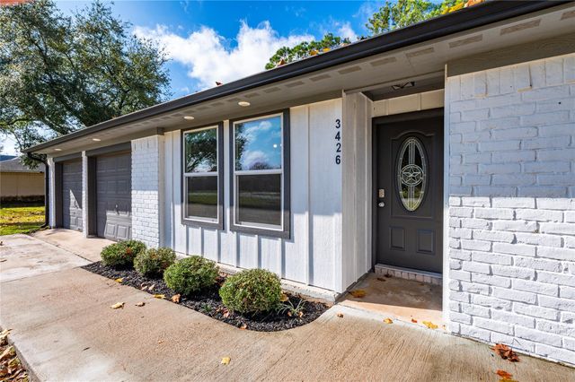 3426 E Meadow Lane, Dickinson, TX 77539