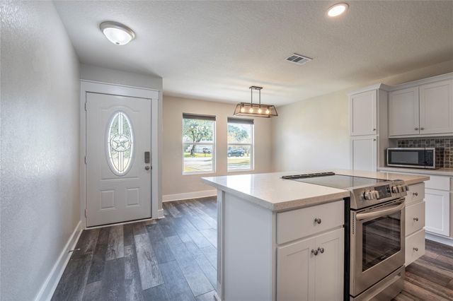 3426 E Meadow Lane, Dickinson, TX 77539