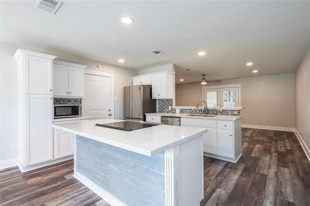 3426 E Meadow Lane, Dickinson, TX 77539