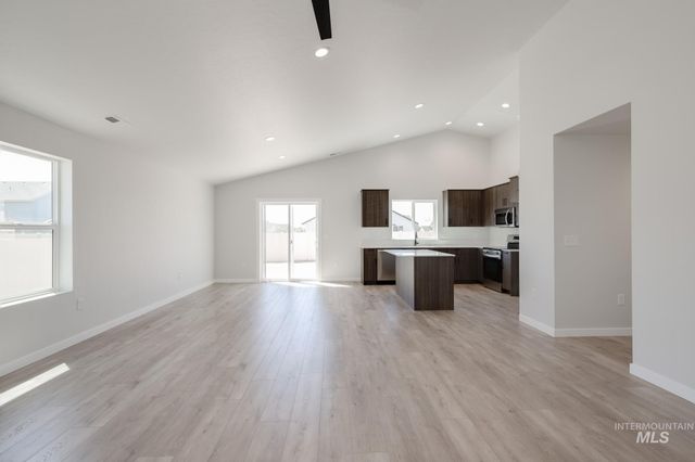 5552 S Donaway Ave, Meridian, ID 83642