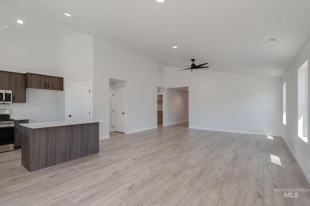 5552 S Donaway Ave, Meridian, ID 83642