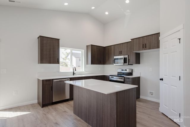 5552 S Donaway Ave, Meridian, ID 83642