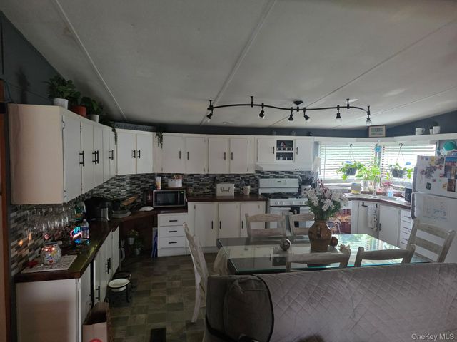 113 White Birch Trail, Bloomingburg, NY 12721