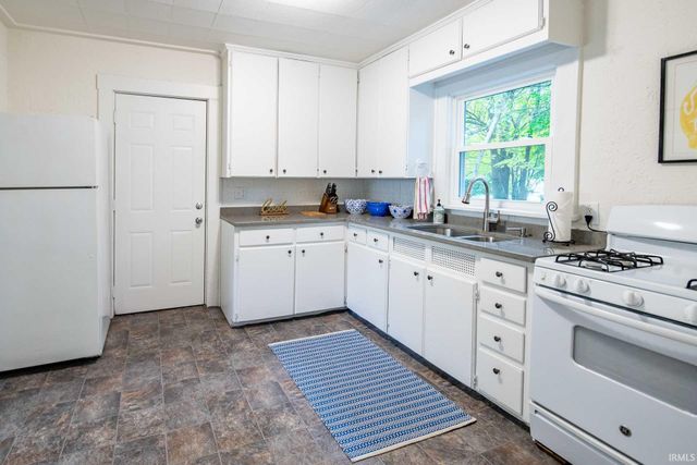 1126 Johnson Street, South Bend, IN 46628