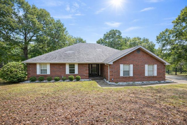 202 Shell Drive, Crestview, FL 32536