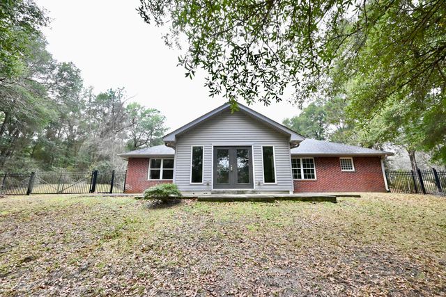 202 Shell Drive, Crestview, FL 32536