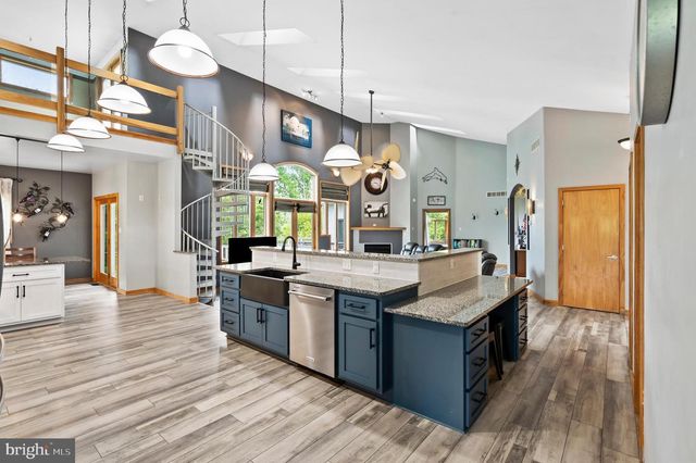 213 CROSS RD, Gilbertsville, PA 19525