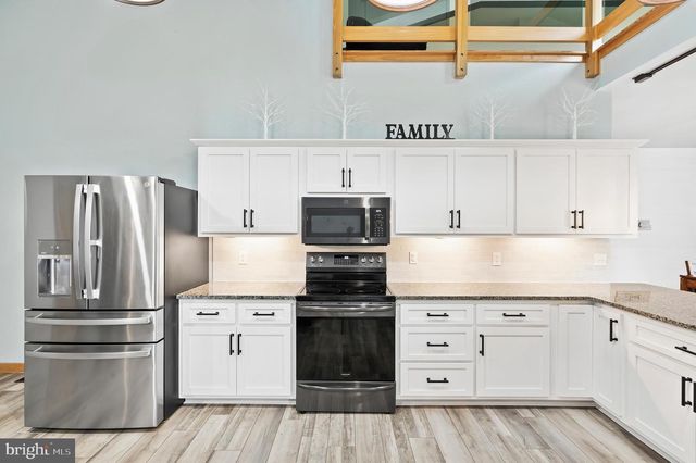 213 CROSS RD, Gilbertsville, PA 19525