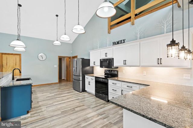 213 CROSS RD, Gilbertsville, PA 19525