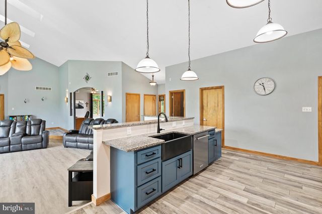 213 CROSS RD, Gilbertsville, PA 19525