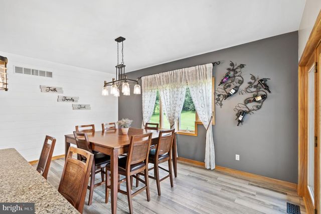 213 CROSS RD, Gilbertsville, PA 19525