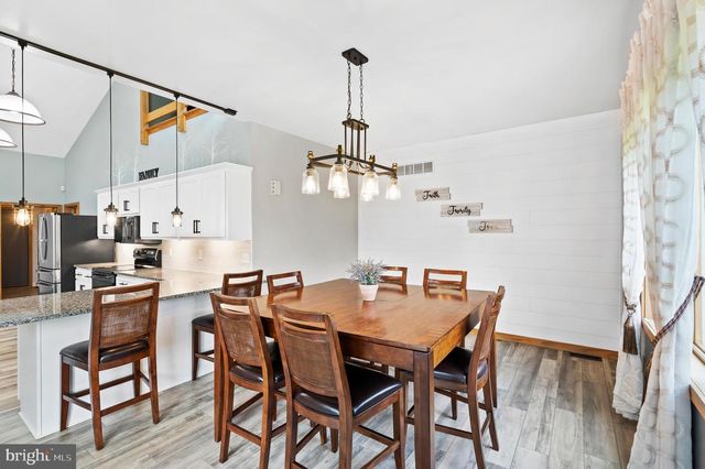 213 CROSS RD, Gilbertsville, PA 19525