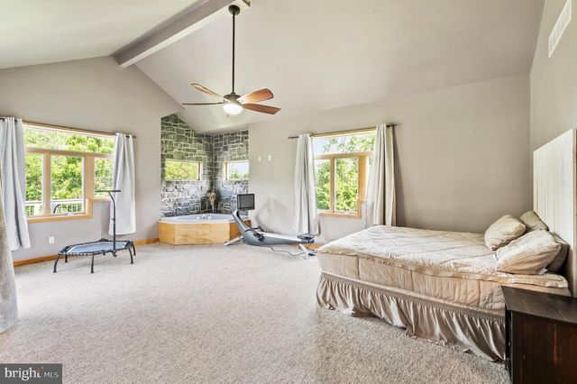 213 CROSS RD, Gilbertsville, PA 19525