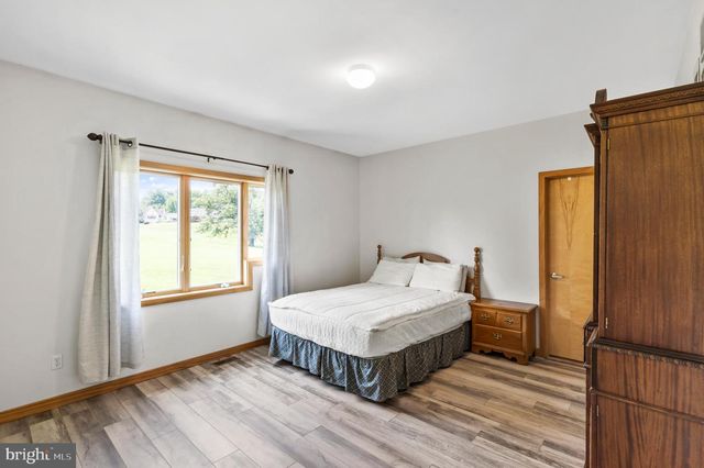 213 CROSS RD, Gilbertsville, PA 19525