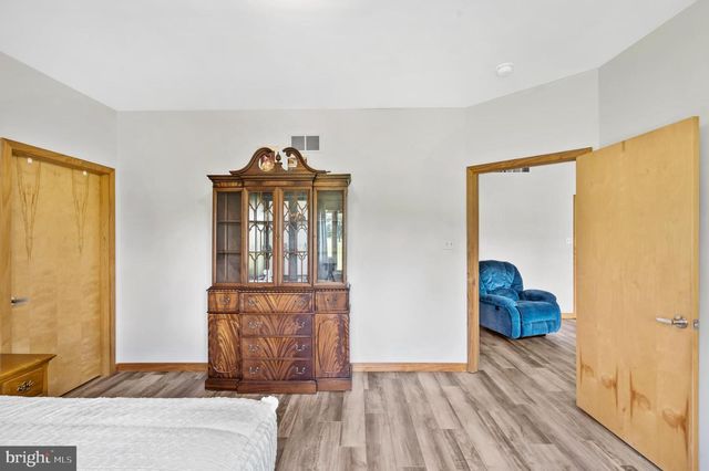 213 CROSS RD, Gilbertsville, PA 19525