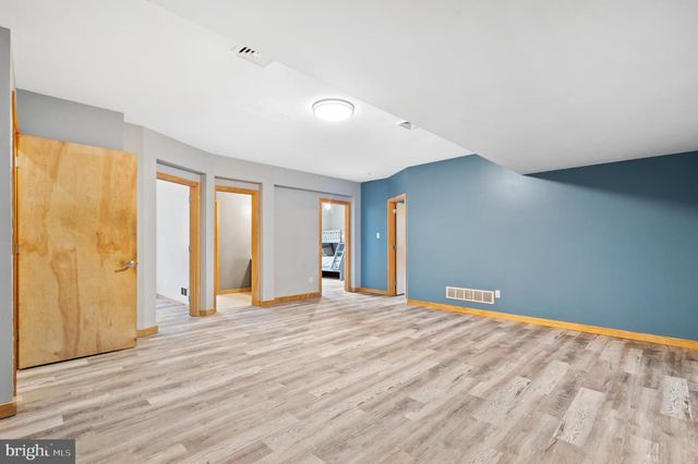 213 CROSS RD, Gilbertsville, PA 19525