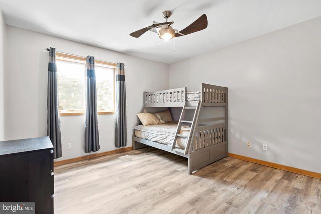 213 CROSS RD, Gilbertsville, PA 19525