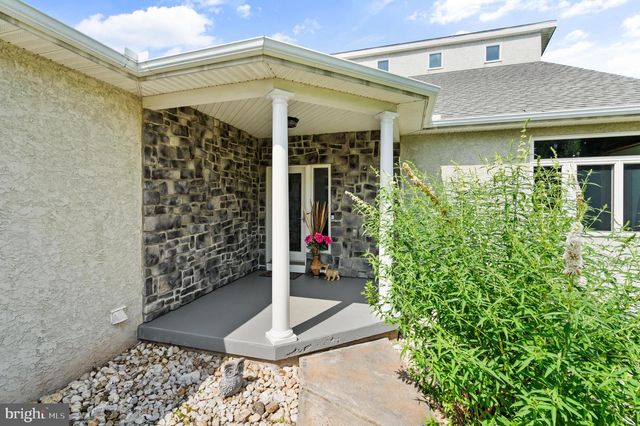 213 CROSS RD, Gilbertsville, PA 19525