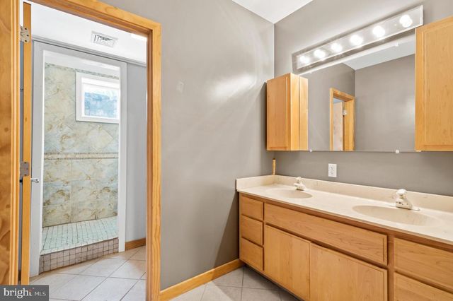 213 CROSS RD, Gilbertsville, PA 19525