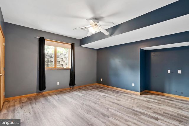 213 CROSS RD, Gilbertsville, PA 19525