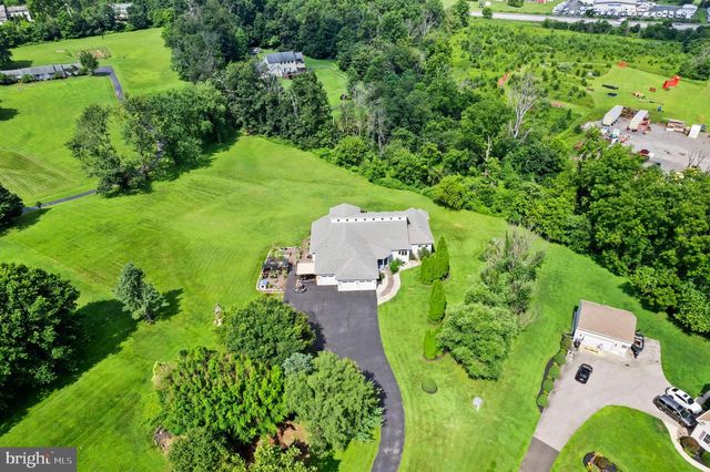 213 CROSS RD, Gilbertsville, PA 19525