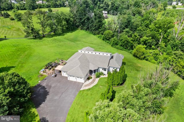 213 CROSS RD, Gilbertsville, PA 19525