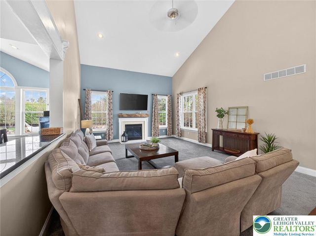 6819 Radcliffe Court, Lower Macungie Twp, PA 18062