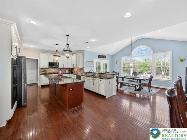 6819 Radcliffe Court, Lower Macungie Twp, PA 18062
