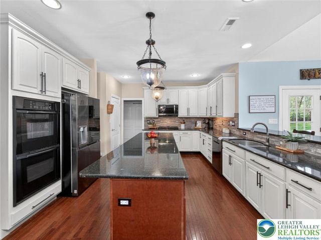 6819 Radcliffe Court, Lower Macungie Twp, PA 18062