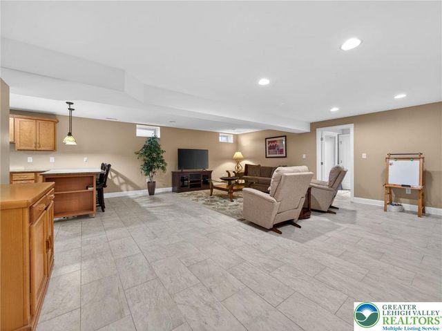 6819 Radcliffe Court, Lower Macungie Twp, PA 18062