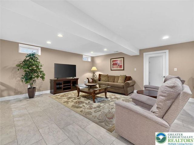 6819 Radcliffe Court, Lower Macungie Twp, PA 18062