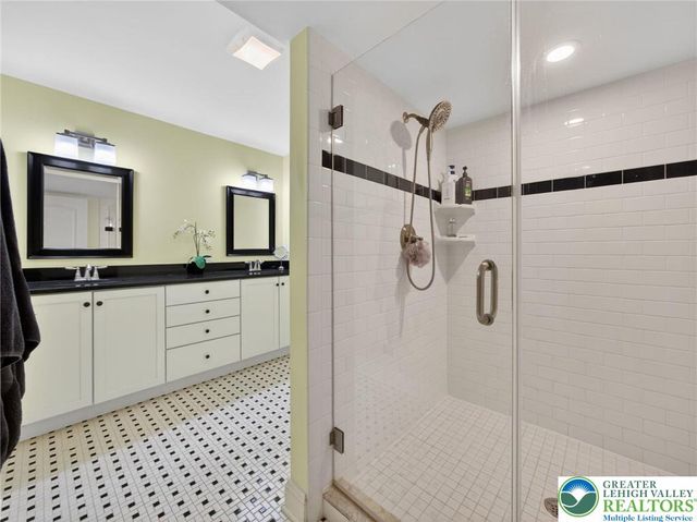 6819 Radcliffe Court, Lower Macungie Twp, PA 18062