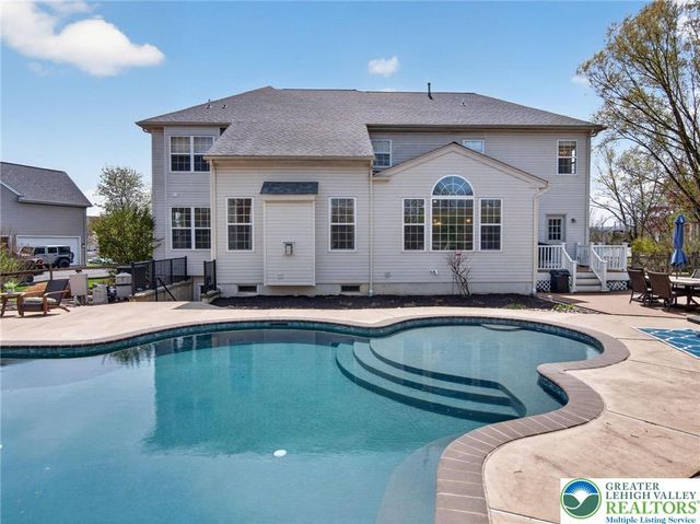 6819 Radcliffe Court, Lower Macungie Twp, PA 18062