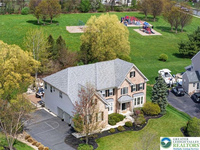 6819 Radcliffe Court, Lower Macungie Twp, PA 18062